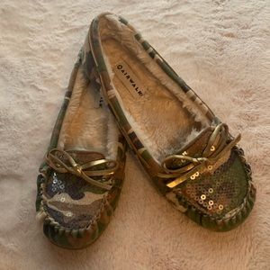 Airwalk Camouflage Sequin Moccasin Style Slippers